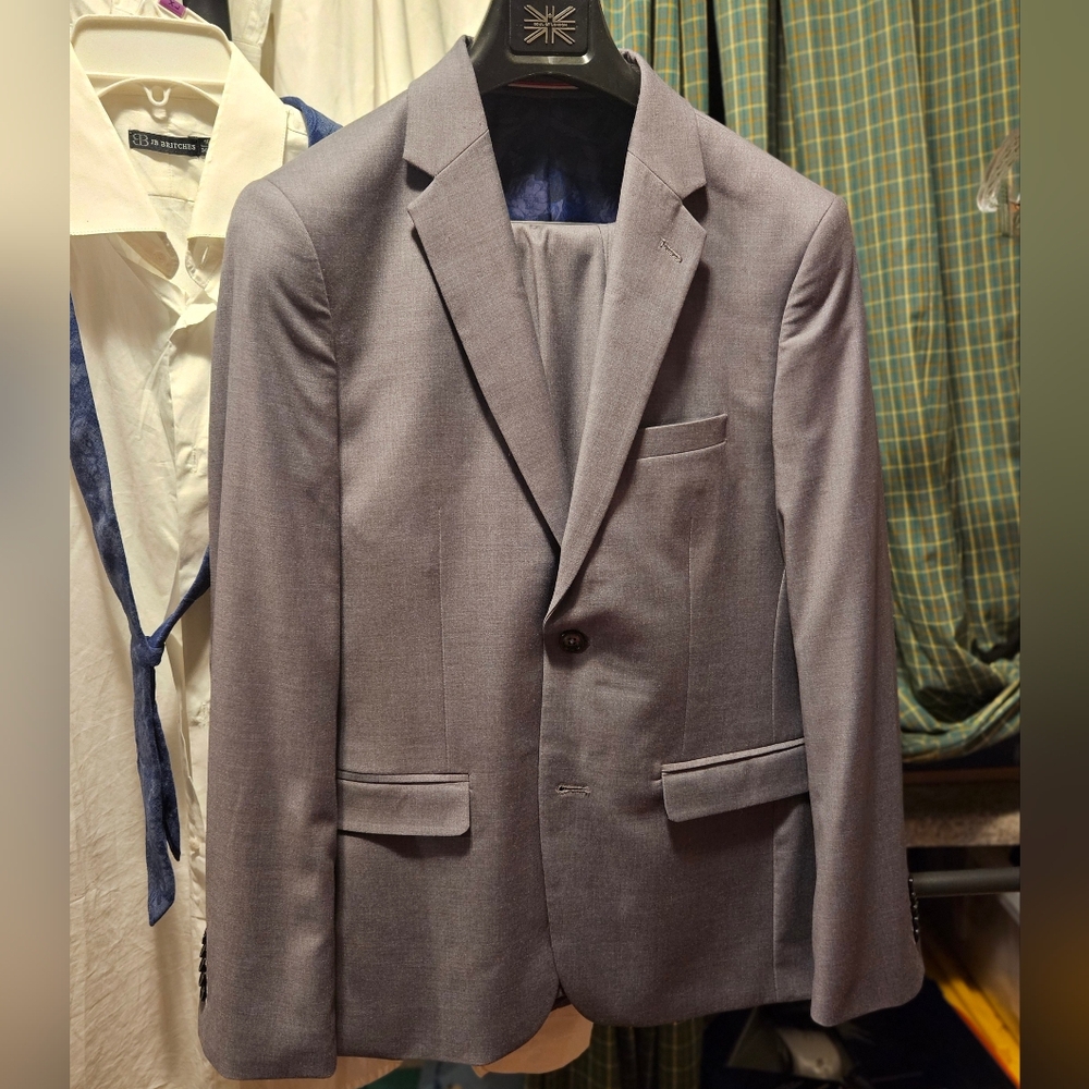 Men's Gray Suit